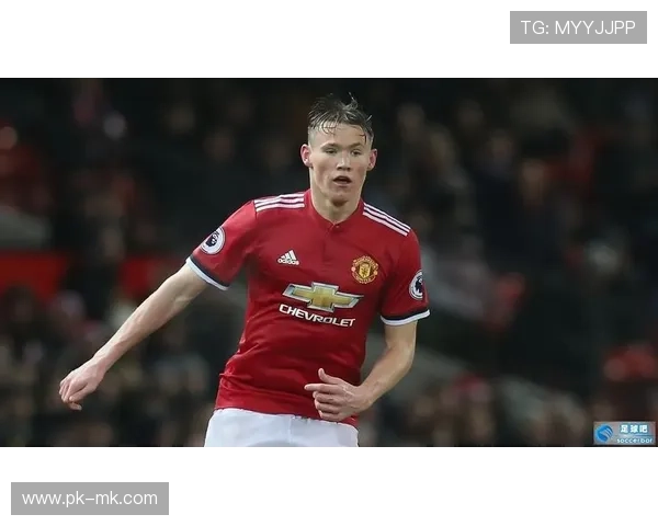 《全球足球巨星闪耀全场 英文歌曲传递球场热情与梦想》