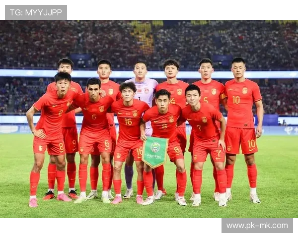 中国足球中场球星十强盘点及其影响力分析