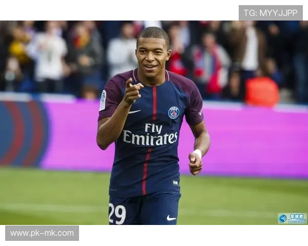 足球巨星挑战未来机器人科技的终极对决与人类智慧的碰撞